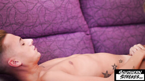 ”SOUTHERNSTROKES Daniel Hausser Calls David Sky For Bareback 3some”