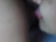 Ella da su tremenda lamida de coño en la cena de Navidad