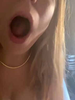 Amateur couple having sex live on webcam - Handjob and doggystyle