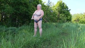 Girlfriend Undressed in the Park and Pisses in Front of Everyone