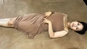 Super hot Indonesian MILF enjoys real amateur sex