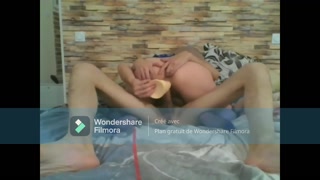 j'aime sucer et etre prise comme unechienne et a trois avec mon homme  c'est mieux =)