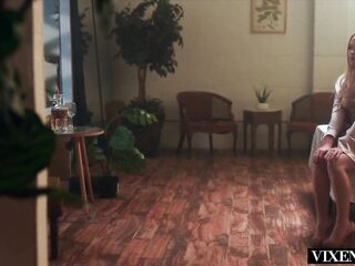 VIXENPLUS Khloe Gobbles down hard knob