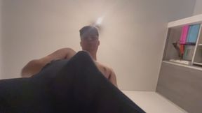 Giant masturbates in front of a Shrunken man (POV: shrunken)