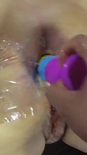 "leo Avant", the Dildo From Honey Play Box Is Easily Absorbed by This Ass Hole