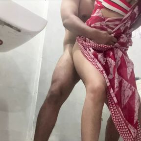 Real Hindi Dirty Talk saali ke saath aur Bathroom mein ki jija ne apni hot saali ki chudai