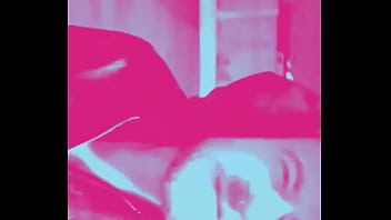 ton BDSM MASTA en vaporgramdans le froid de la nuit scintillante en train ...