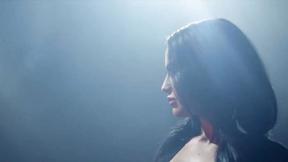 ”The Queen wants Assfucking on her Throne - ASAP!”