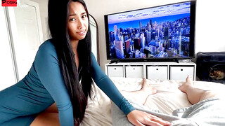 Sizzling Tinder Babe Spills Juices on Crazy First Date!