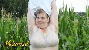 Hairy Mature BBW Tina Plays With Her Huge Ass & Fat Pussy In a Corn Field