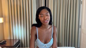 Munro Blaxxx cums to visit