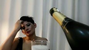 perla lopez la psicologa transexual, va a pasar el fin de semana en su casa de entre rios, para ver sus peliculas y masturbarse . parte 4