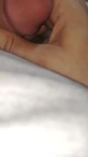 ديوث خليجي يصور مراتو تتناك مع عامل توصيل الطلبات للمنازل