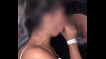 MARIDO ACHOU QUE EU NAO AGUENTARIA O NEG&Atilde_O PAUZUDO QUE CONHECI NO GLORYHOLE , E NO FINAL TEVE QUE ME BEIJAR MELADA