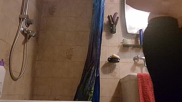 Beautiful Italian milf natural hairy pussy in the shower
