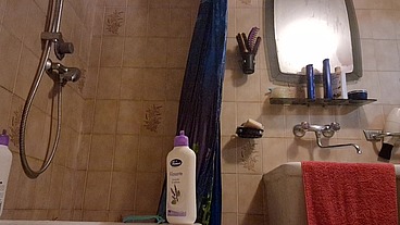 Beautiful Italian milf natural hairy pussy in the shower