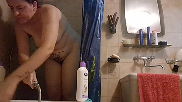 Beautiful Italian milf natural hairy pussy in the shower