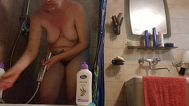 Beautiful Italian milf natural hairy pussy in the shower