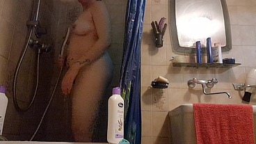Beautiful Italian milf natural hairy pussy in the shower