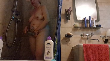 Beautiful Italian milf natural hairy pussy in the shower