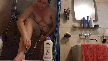 Beautiful Italian milf natural hairy pussy in the shower