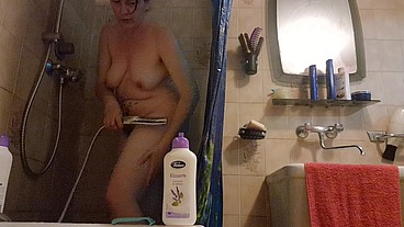 Beautiful Italian milf natural hairy pussy in the shower