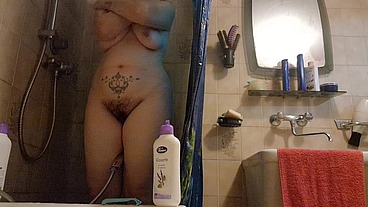 Beautiful Italian milf natural hairy pussy in the shower