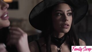 Xxlayna Marie & Gianna Grey Have Spirit Board Reveal Deepest Darkest Desires