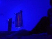 Estética Azul, Cogida Boca Abajo, Mallas Rotas y POV al Final