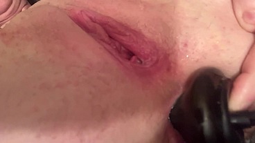 Playing with my inflatable plug until I squirt