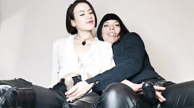 Strapon POV and Dirty Talk: Miss Flora and Goddess Aurora