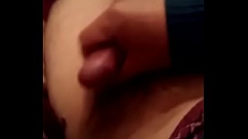 Solo para mujeres con ganas Mirando a una darse dedo me lo jale