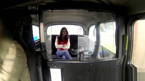 HornyTaxi Stunning thief pays the price