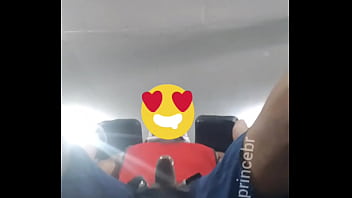 Malhando a pika na academia