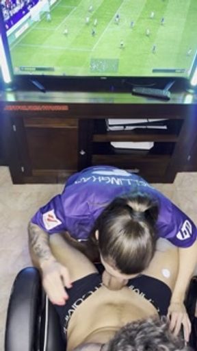 I suck his cock until he cums on my tits💦