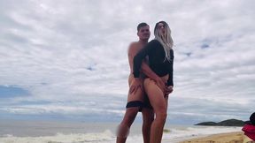 fudendo gostoso na praia