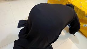 arab huge ass hot stepmom stuck under my bed just then i see her big thick booty & masturbat