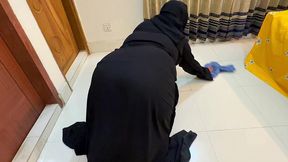 arab huge ass hot stepmom stuck under my bed just then i see her big thick booty & masturbat