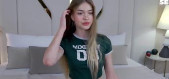 College Babe’s Cam Tease