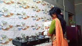 💯kitchen mai masti stepmom is a hot ass milf who likes to share the bed always with her handsome stepson.