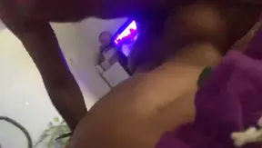 Big–Ass Gay Amateur Shows Off His Massive Booty