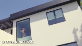 Alice Marie, Alexia Anders And Dwayne Foxxx In Goes To Join Fucking In The Shower Room