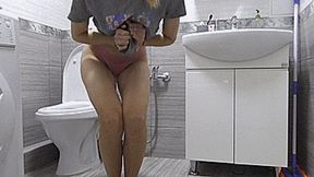 Quick trip to the toilet! MP4