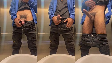masturbación en baño publico