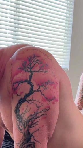 Tatted Dude Fucks Muscle Bottom
