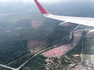 Делаю минет в самолете, пока меня не спалили с членом во рту