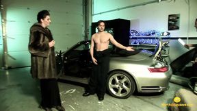 This car shop host sexy women too