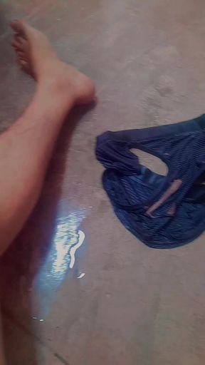 Inside the trunks, the bathroom went out.