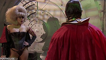 Savannah Stern, the Wicked Cosplay Queen