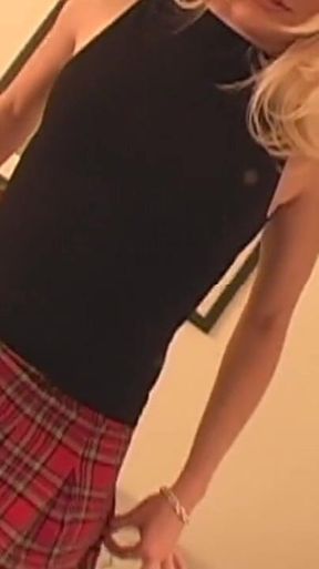 Morgan March & Simon Synister Sanpan Handjob Facial